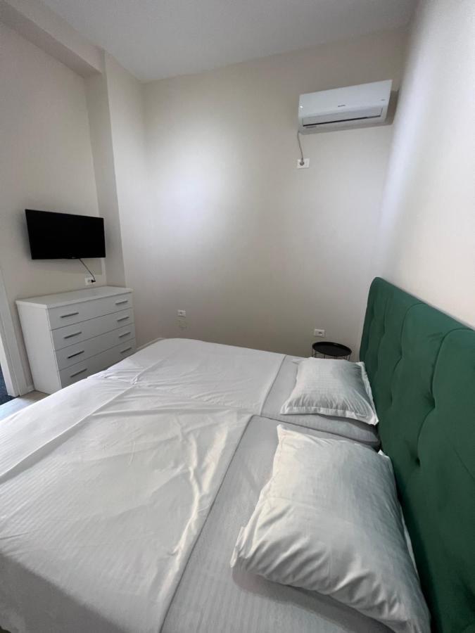 Hq Apartment In Center Tirana Exterior foto